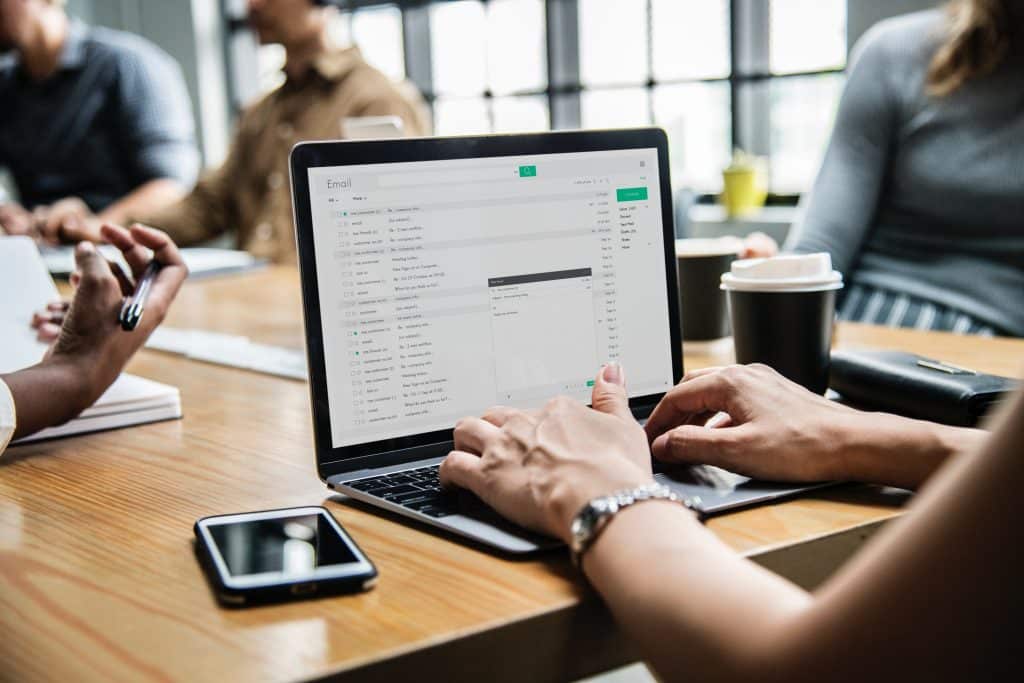 Benefícios do software de monitoramento de funcionários